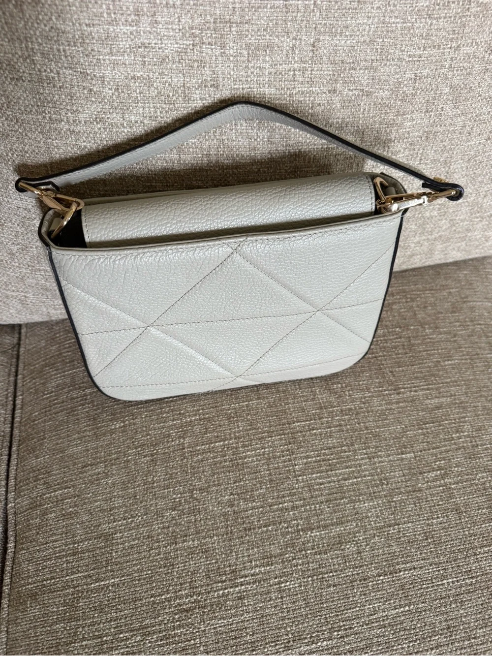 Quilted Pebbled Leather Shoulder Bag in Light Gray
